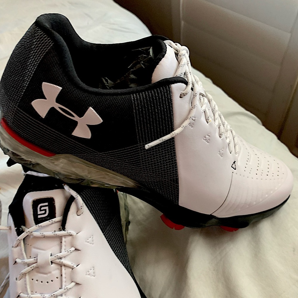 Brand new size 10 under armour golf shoes